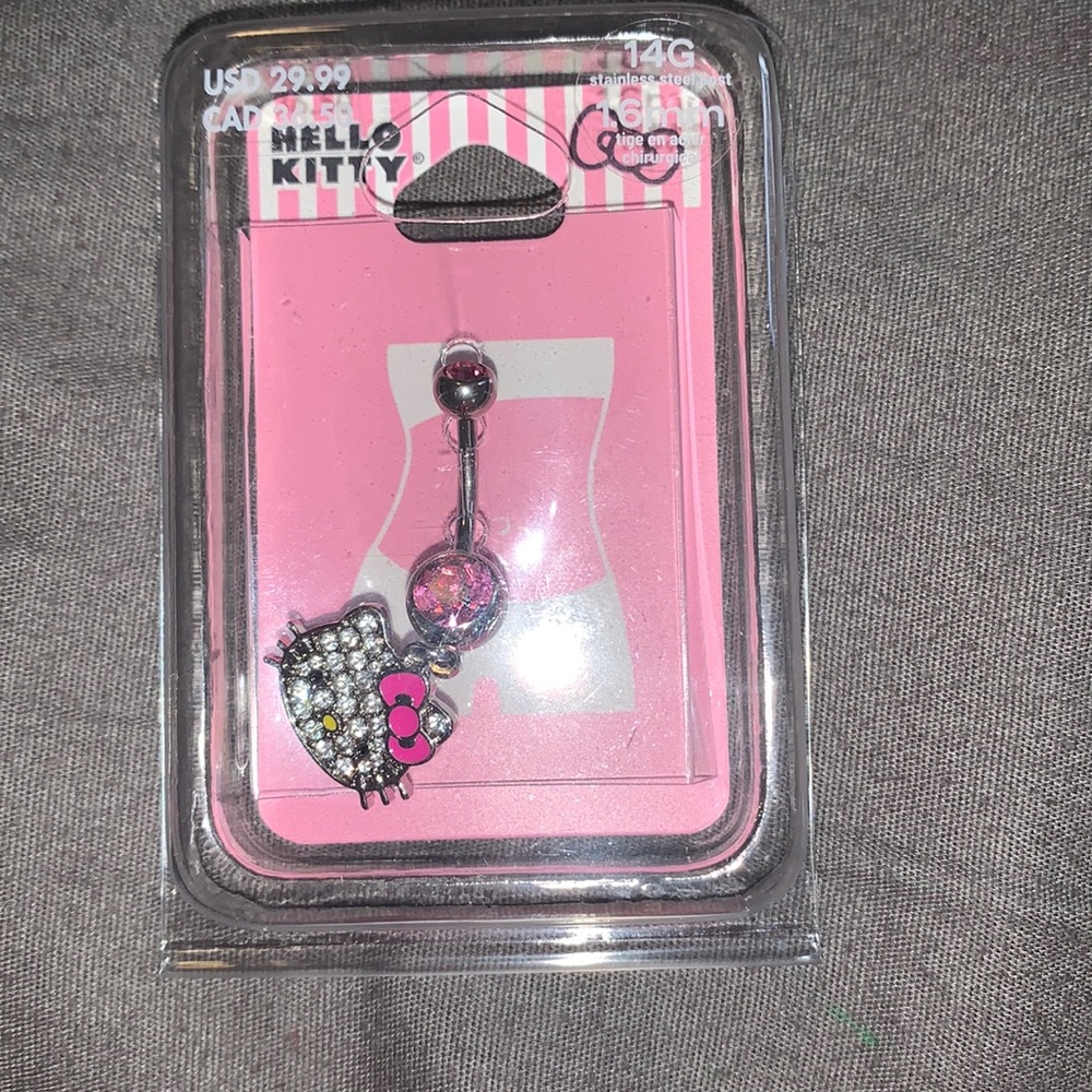 Hello kitty belly button Piercing